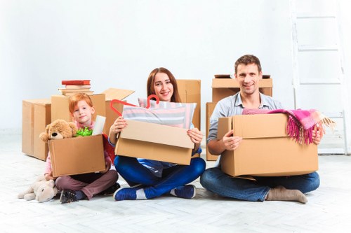 Household removals truck hire in Bermondsey with loading support